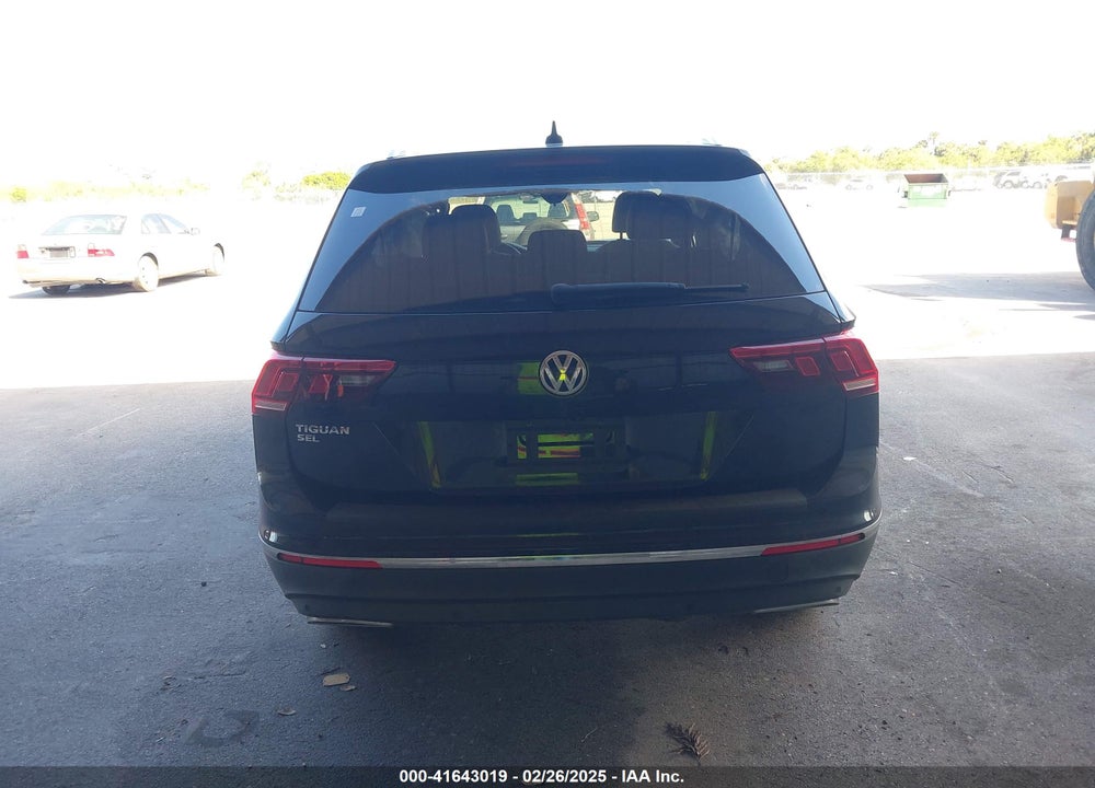 2020 VOLKSWAGEN TIGUAN VIN: 3VV3B7AX1LM139973