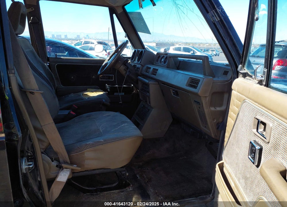 1990 MITSUBISHI MONTERO LS VIN: JA4GJ51S9LJ002086
