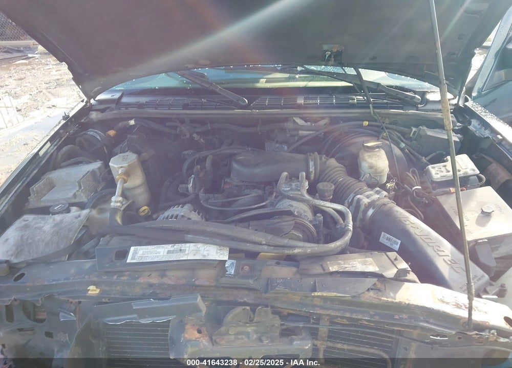 2003 CHEVROLET S-10 VIN: 1GCCT19X738283173