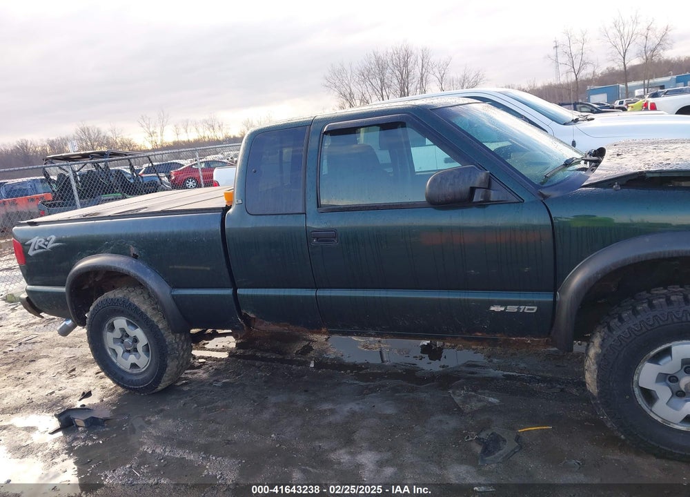 2003 CHEVROLET S-10 VIN: 1GCCT19X738283173