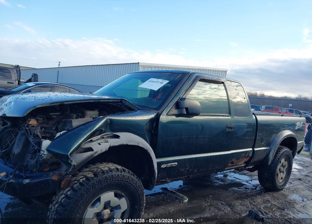 2003 CHEVROLET S-10 VIN: 1GCCT19X738283173