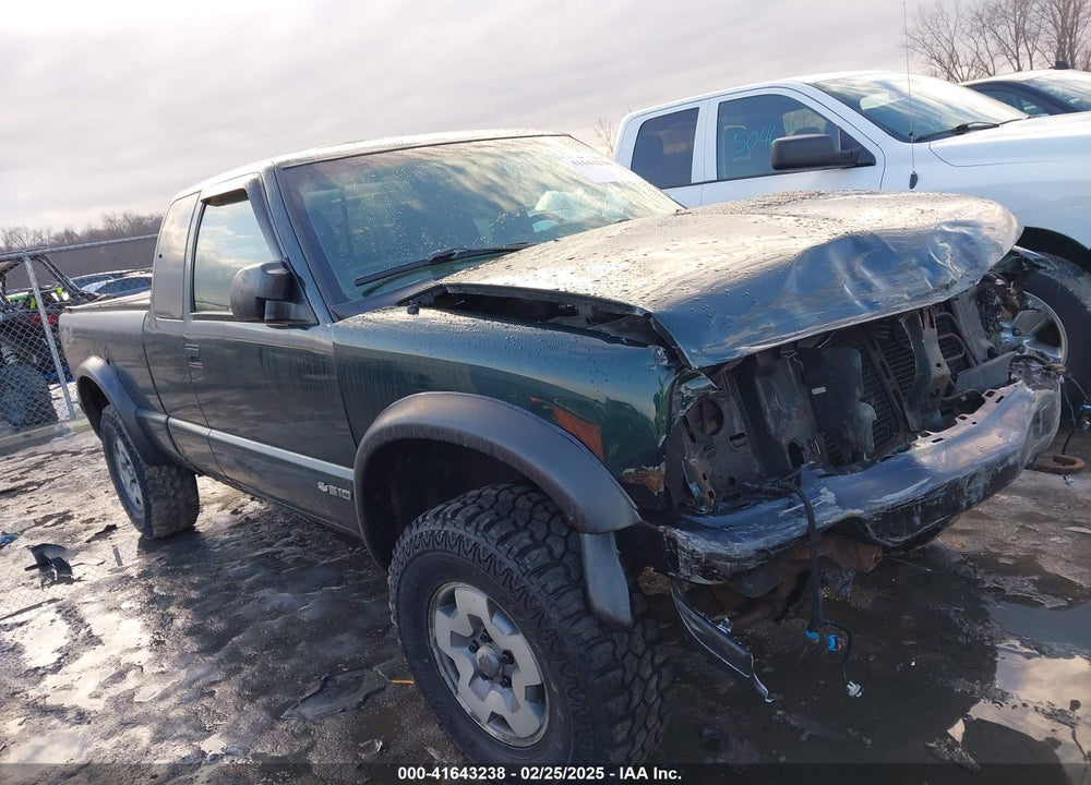 2003 CHEVROLET S-10 VIN: 1GCCT19X738283173