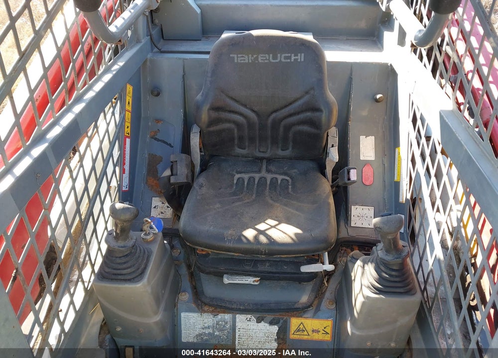 2019 TAKEUCHI TL6 TRACK LOADER VIN: 406001097