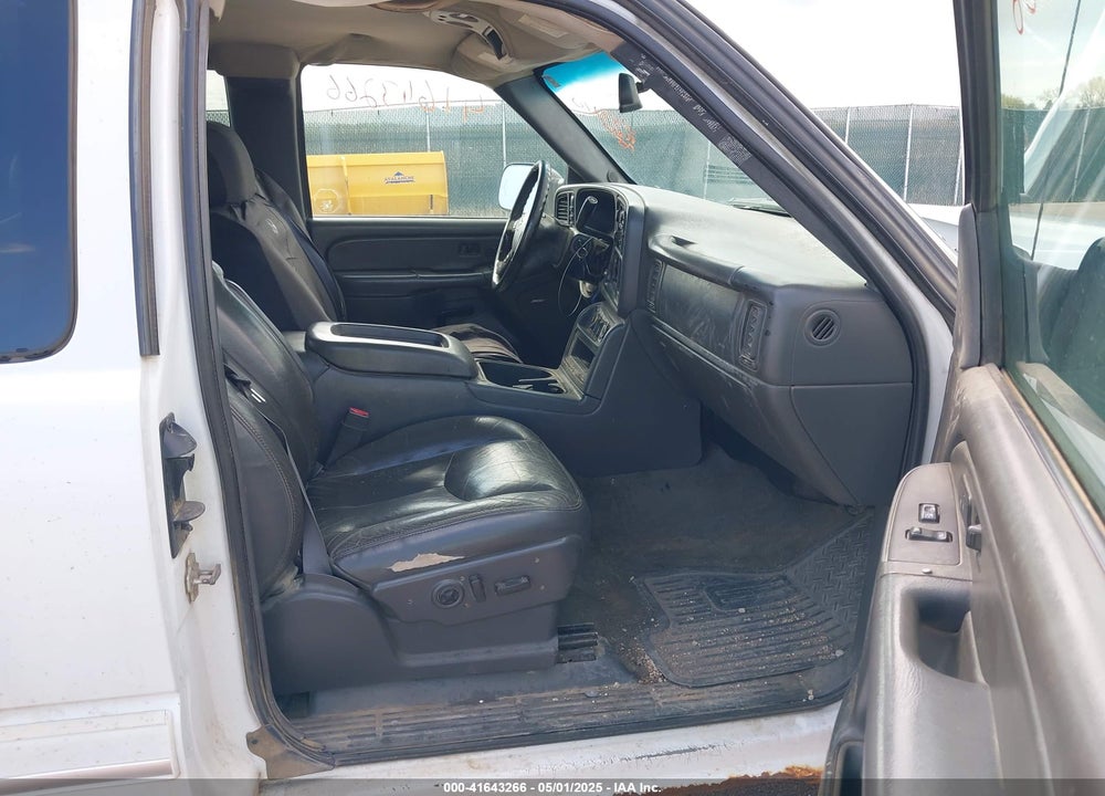 2005 CHEVROLET SILVERADO 2500HD LT VIN: 1GCHK29UX5E179785