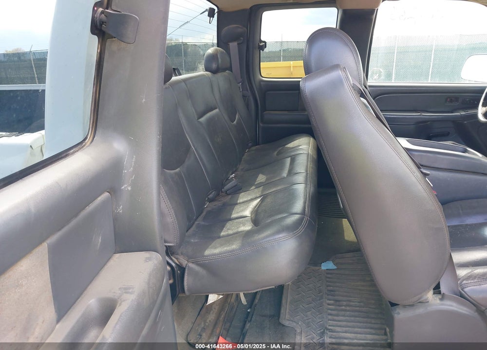 2005 CHEVROLET SILVERADO 2500HD LT VIN: 1GCHK29UX5E179785