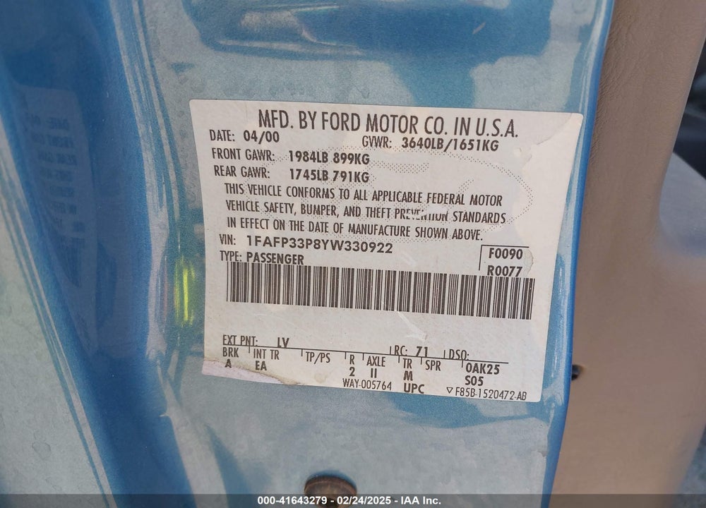 2000 FORD FOCUS LX VIN: 1FAFP33P8YW330922