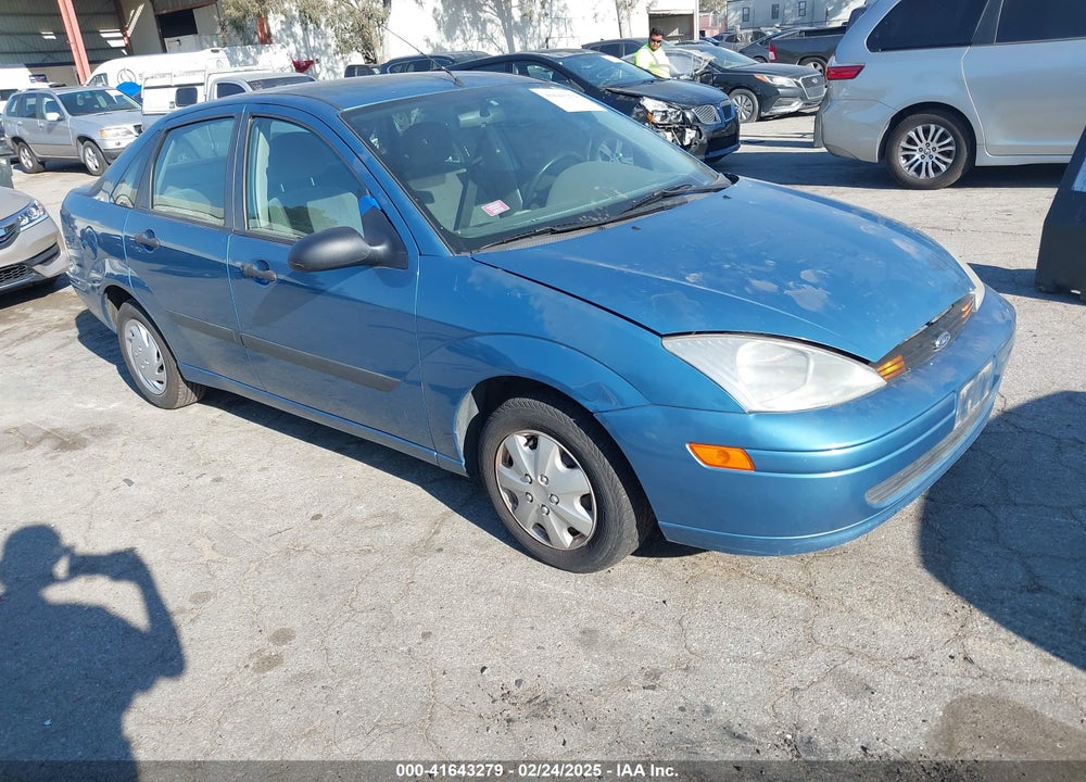 2000 FORD FOCUS LX VIN: 1FAFP33P8YW330922