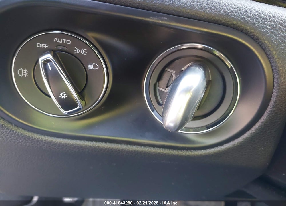 2021 PORSCHE MACAN VIN: WP1AA2A53MLB06131