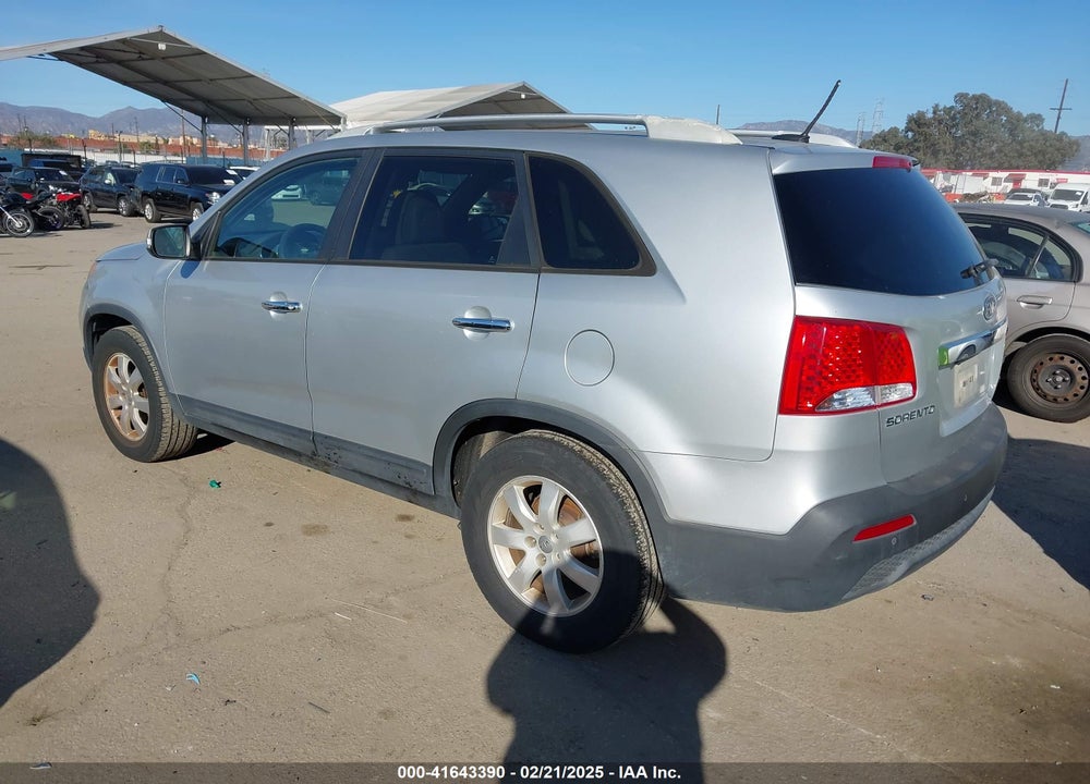 2012 KIA SORENTO LX VIN: 5XYKT3A60CG264208