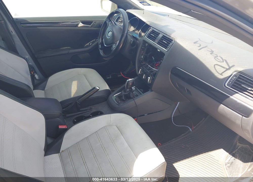 2015 VOLKSWAGEN JETTA VIN: 3VWD17AJ7FM414183