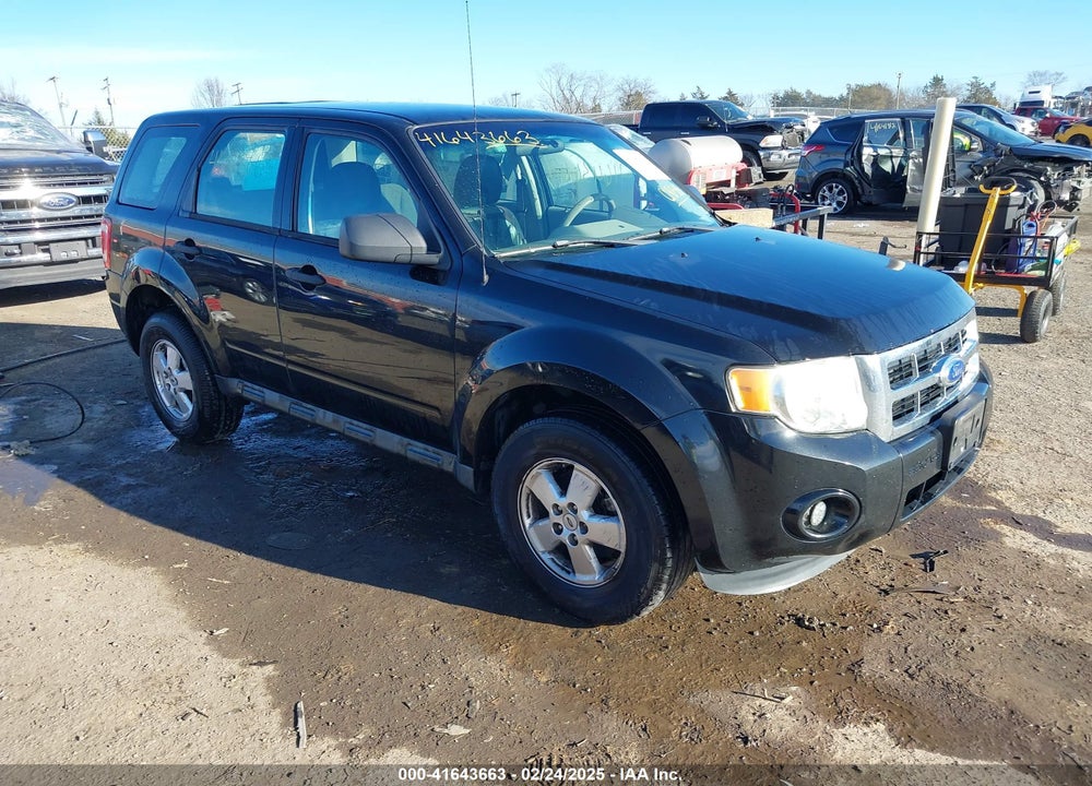 2011 FORD ESCAPE XLS VIN: 1FMCU0C74BKC18584