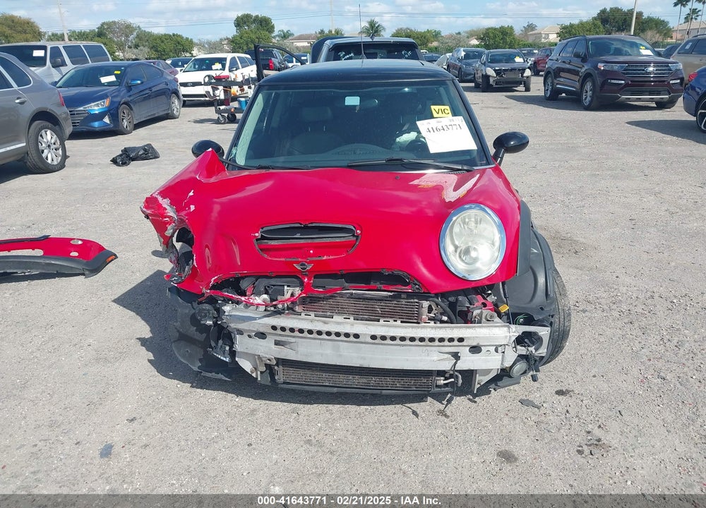 2006 MINI COOPER VIN: WMWRC33526TK18176