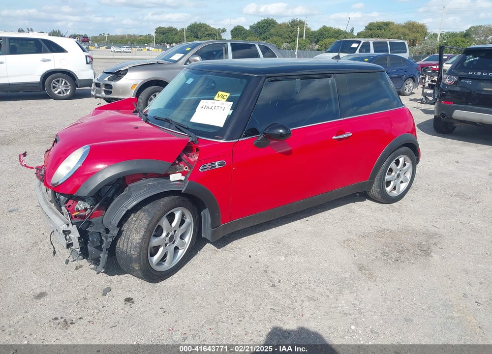 2006 MINI COOPER VIN: WMWRC33526TK18176