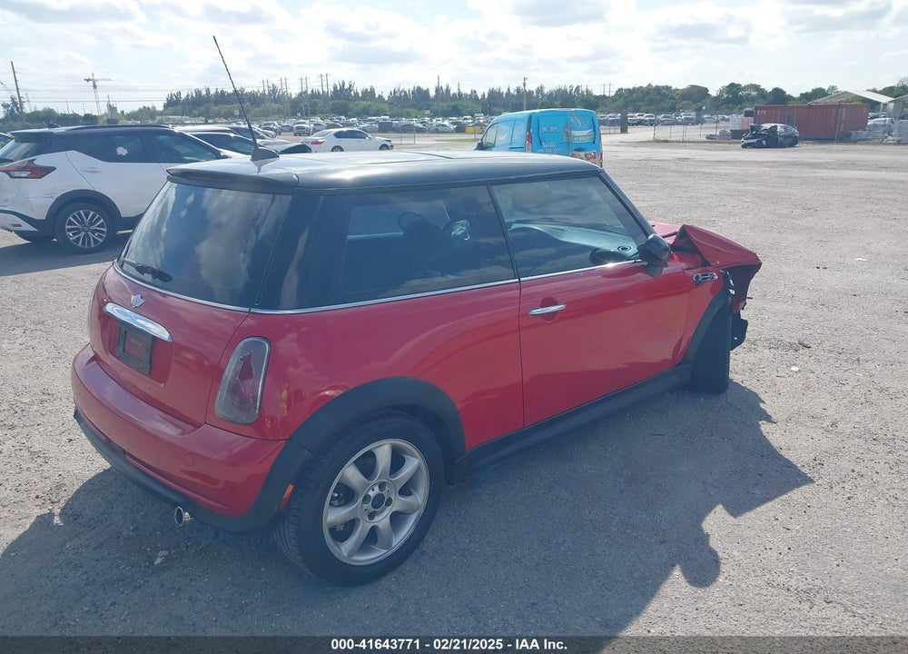 2006 MINI COOPER VIN: WMWRC33526TK18176