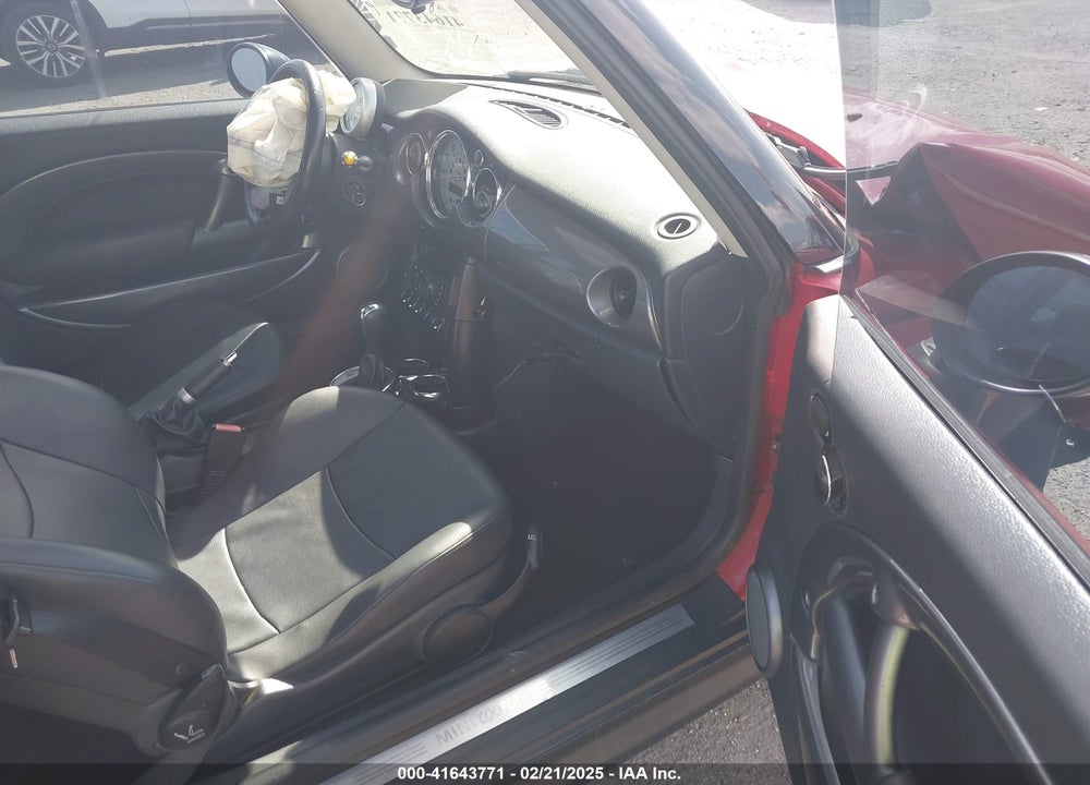 2006 MINI COOPER VIN: WMWRC33526TK18176
