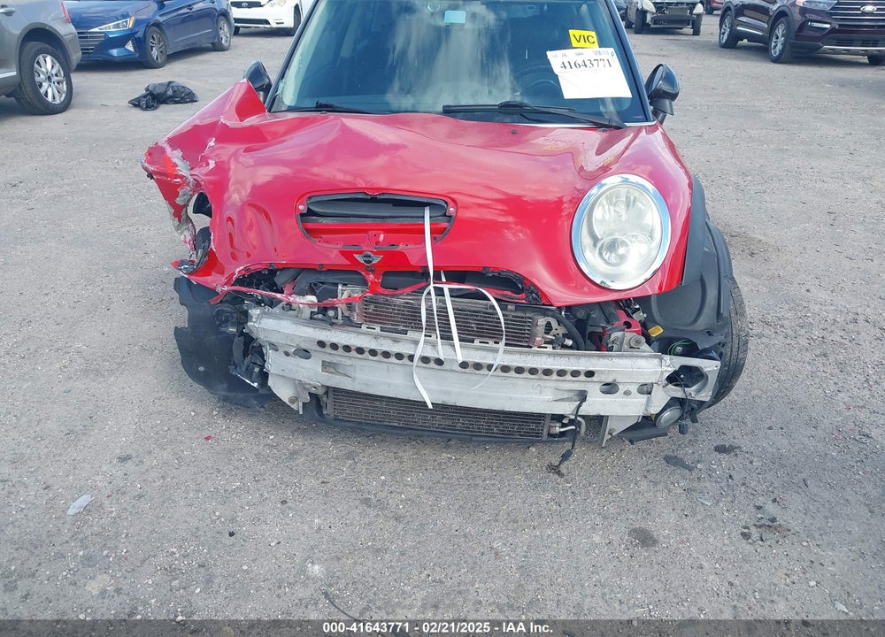 2006 MINI COOPER VIN: WMWRC33526TK18176