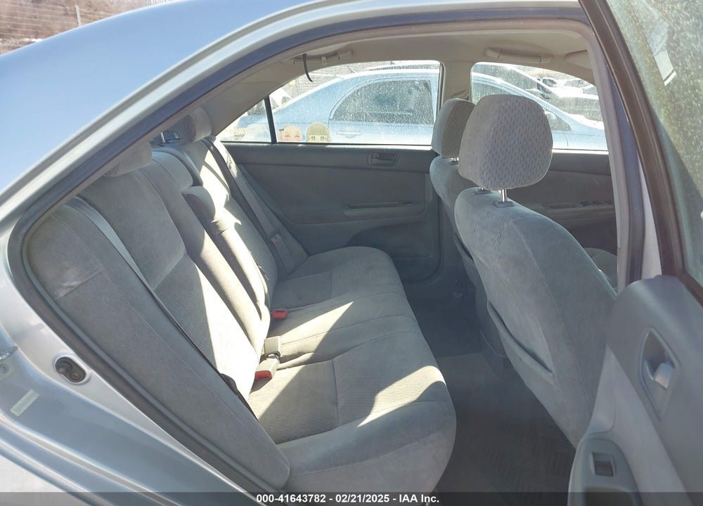 2002 TOYOTA CAMRY LE VIN: 4T1BE32K12U538711
