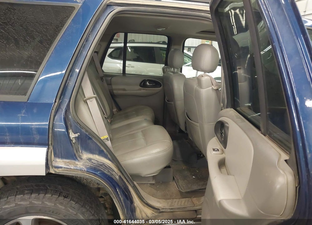 2005 CHEVROLET TRAILBLAZER LT VIN: 1GNDT13S052136871