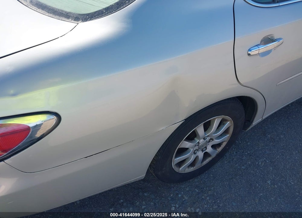 2002 LEXUS ES 300 VIN: JTHBF30G420047703