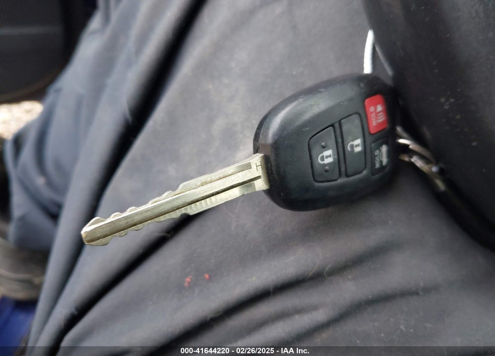 2014 TOYOTA COROLLA VIN: 2T1BURHE5EC065053