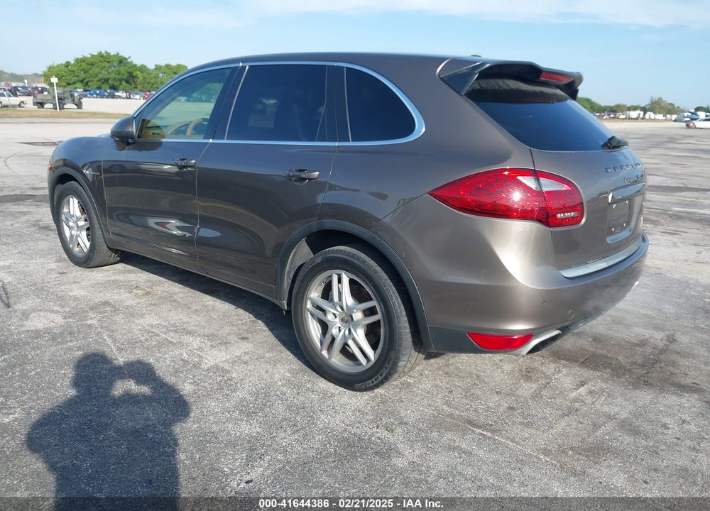 2011 PORSCHE CAYENNE HYBRID S VIN: WP1AE2A29BLA94414