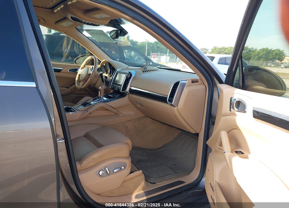 2011 PORSCHE CAYENNE HYBRID S VIN: WP1AE2A29BLA94414