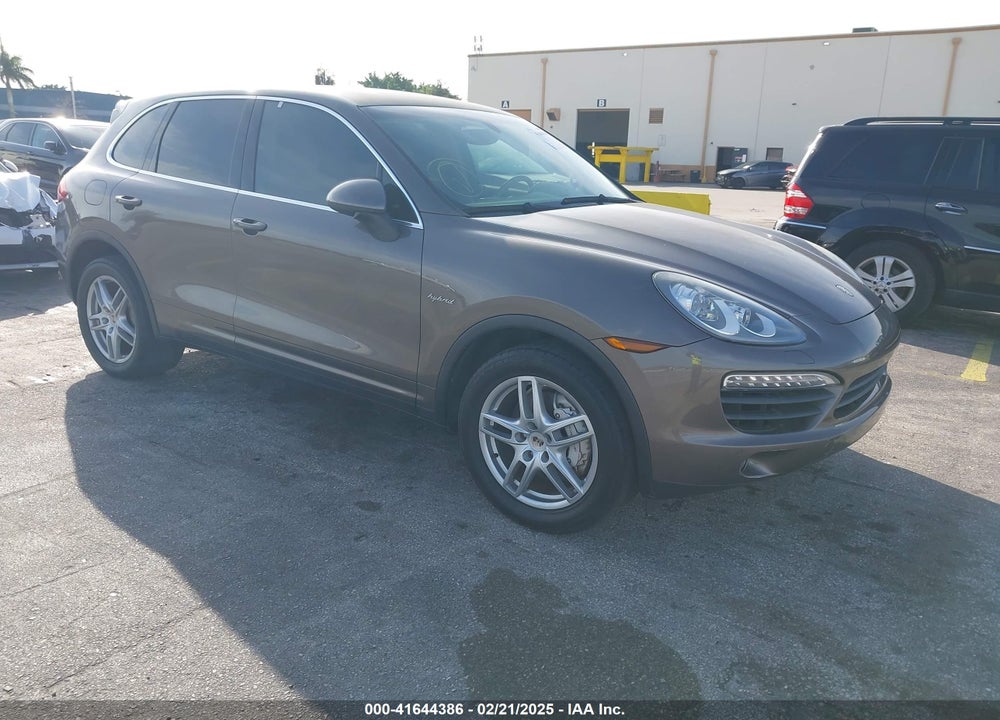 2011 PORSCHE CAYENNE HYBRID S VIN: WP1AE2A29BLA94414