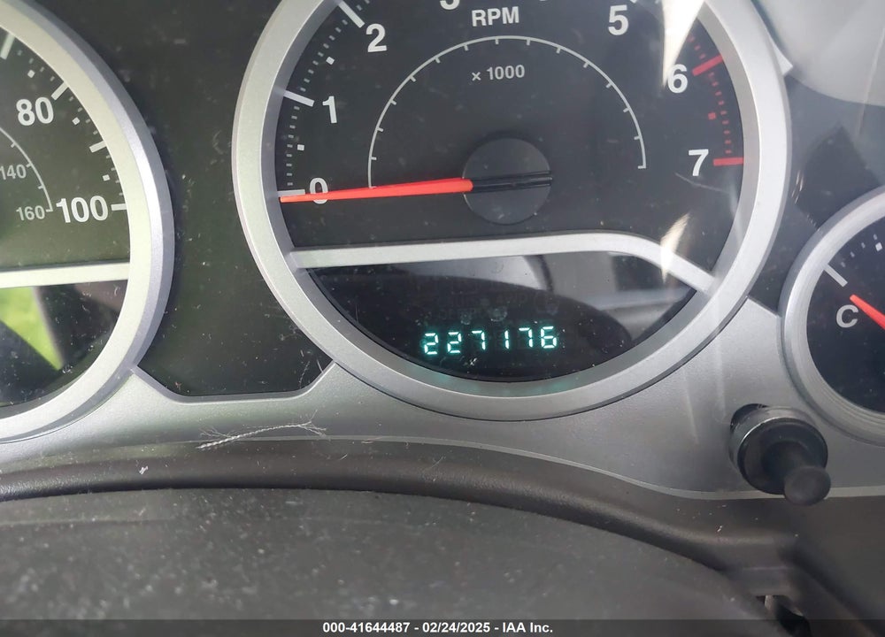 2008 JEEP WRANGLER / VIN: 1J4GB59118L522013