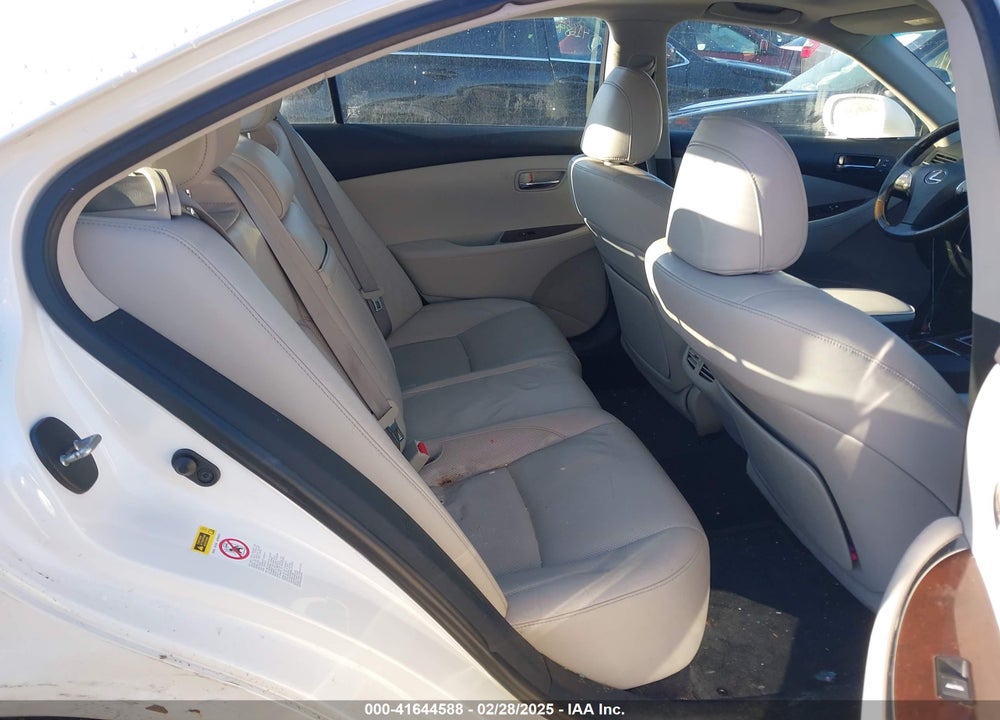 2010 LEXUS ES 350 VIN: JTHBK1EG3A2411816