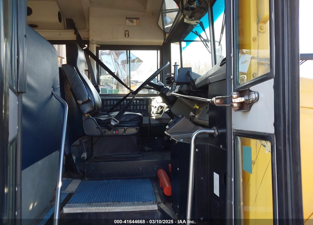 2005 FREIGHTLINER CHASSIS FS65 VIN: 4UZAAXDC15CN93786