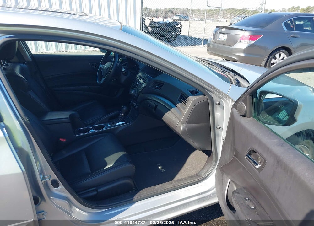 2013 ACURA ILX 2.0L VIN: 19VDE1F72DE009351