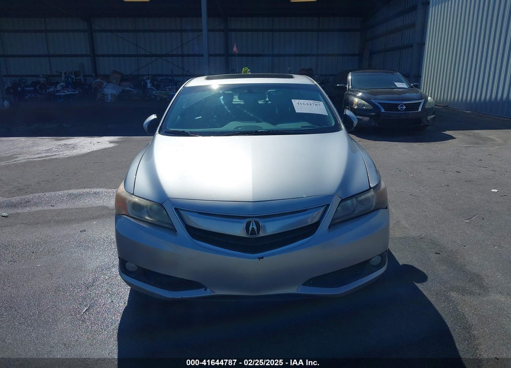 2013 ACURA ILX 2.0L VIN: 19VDE1F72DE009351