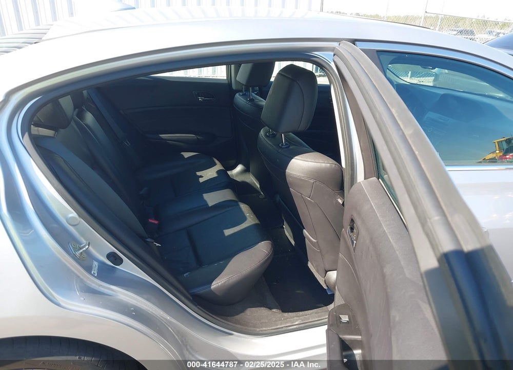 2013 ACURA ILX 2.0L VIN: 19VDE1F72DE009351