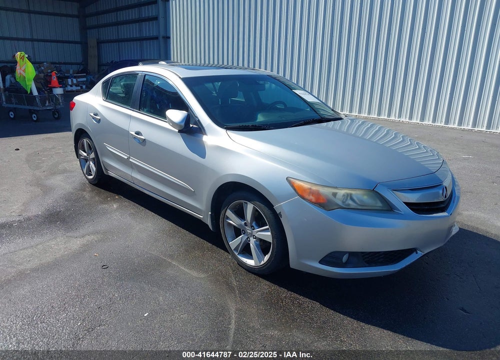 2013 ACURA ILX 2.0L VIN: 19VDE1F72DE009351