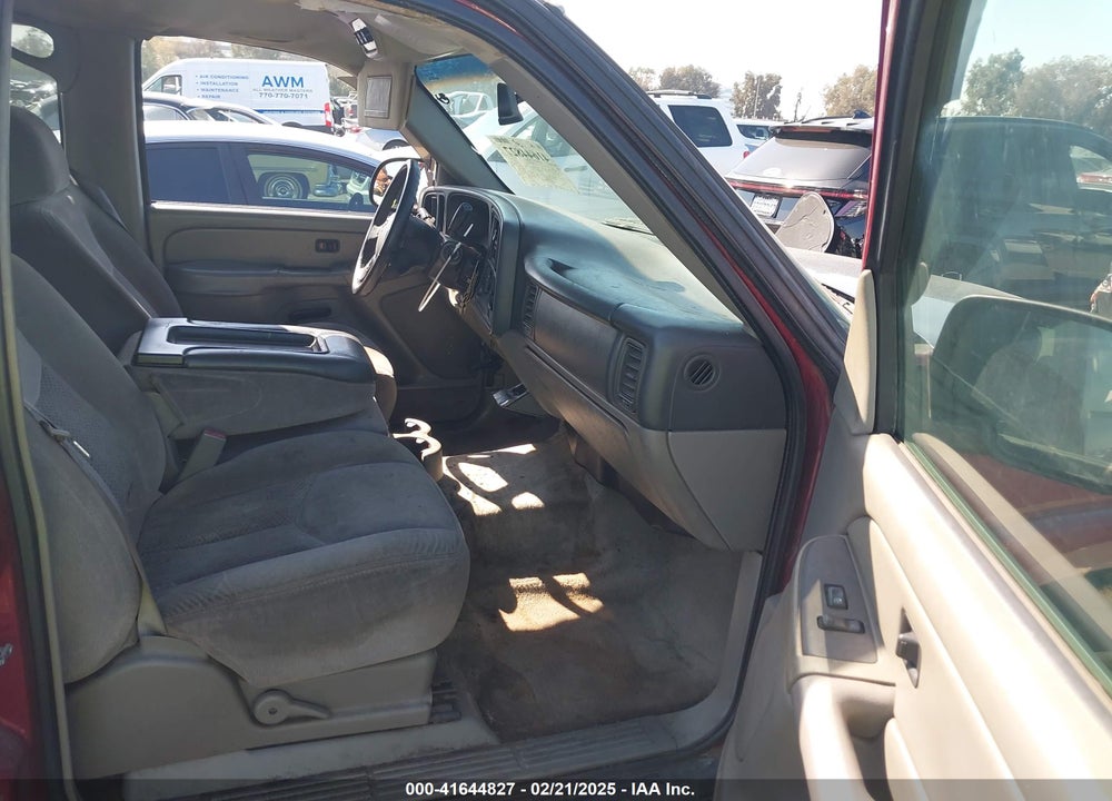 2005 CHEVROLET TAHOE LS VIN: 1GNEC13V85R255385