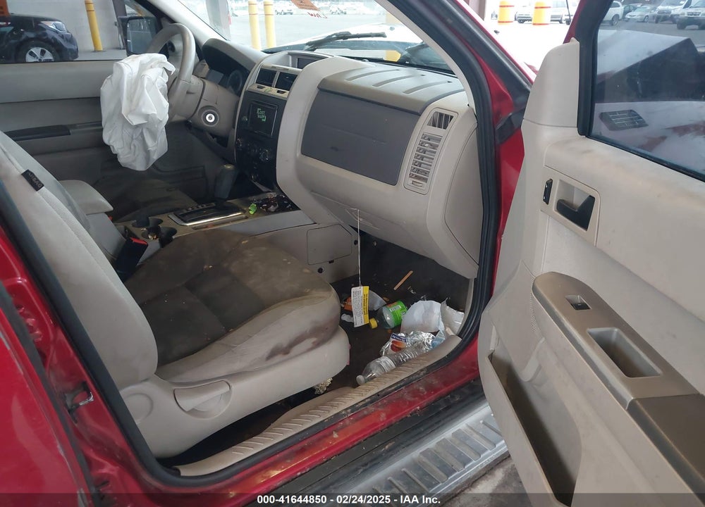 2008 FORD ESCAPE XLT VIN: 1FMCU93138KB13267