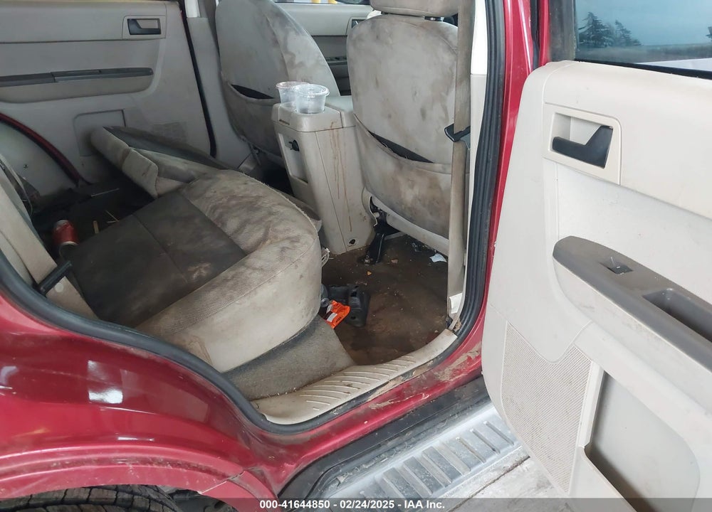 2008 FORD ESCAPE XLT VIN: 1FMCU93138KB13267
