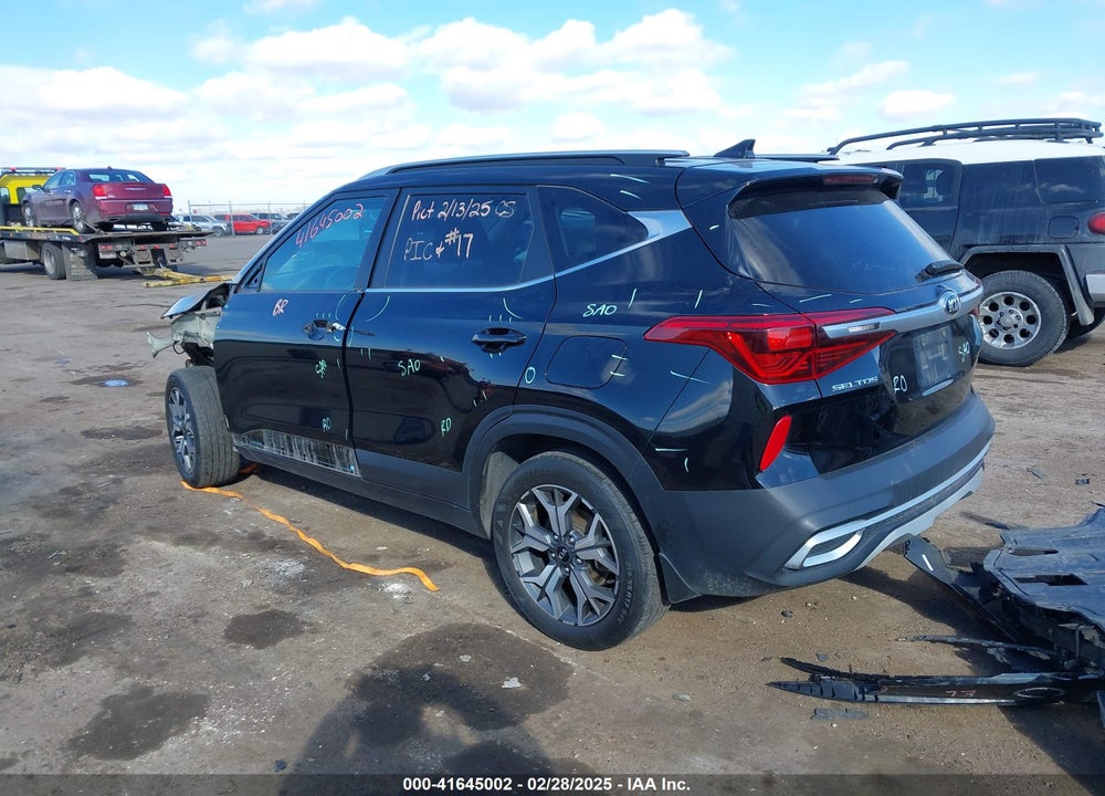 2021 KIA SELTOS EX VIN: KNDERCAA6M7110505
