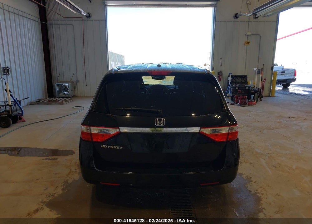 2011 HONDA ODYSSEY VIN: 5FNRL5H65BB102810