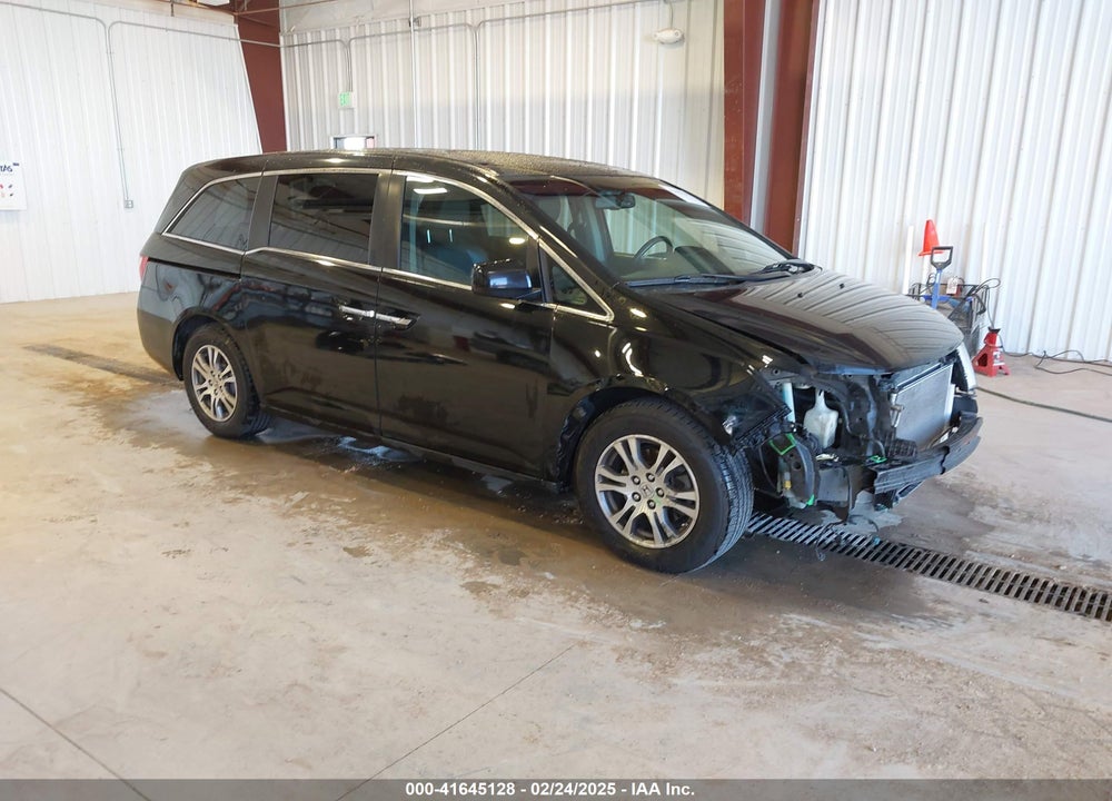 2011 HONDA ODYSSEY VIN: 5FNRL5H65BB102810