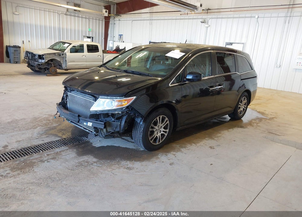 2011 HONDA ODYSSEY VIN: 5FNRL5H65BB102810