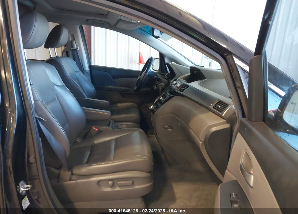 2011 HONDA ODYSSEY VIN: 5FNRL5H65BB102810