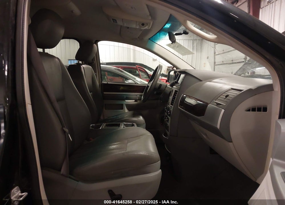 2010 CHRYSLER TOWN & COUNTRY TOURING VIN: 2A4RR5D11AR206488