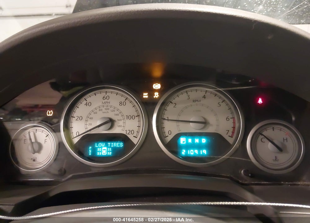 2010 CHRYSLER TOWN & COUNTRY TOURING VIN: 2A4RR5D11AR206488