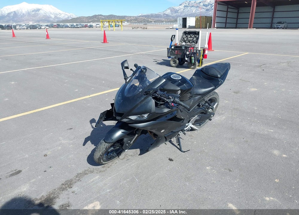 2021 YAMAHA YZFR3 A VIN: MH3RH18Y3MK007861