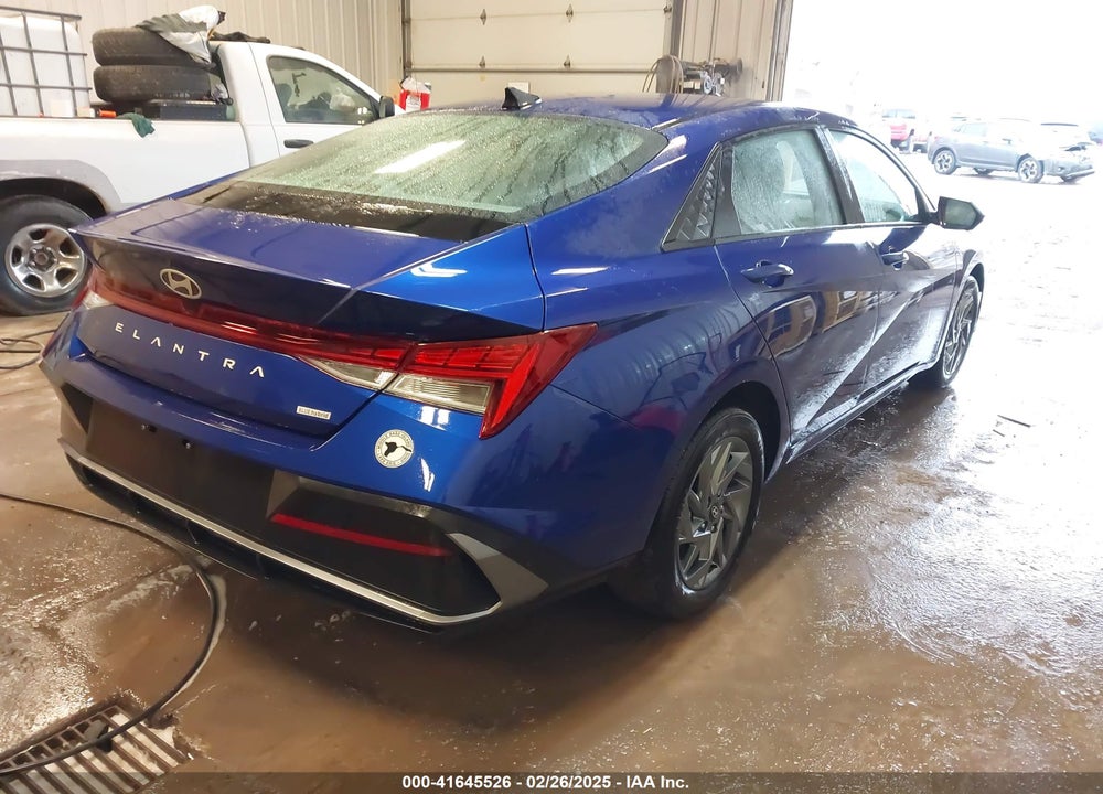 2024 HYUNDAI ELANTRA HYBRID VIN: KMHLM4DJXRU106789