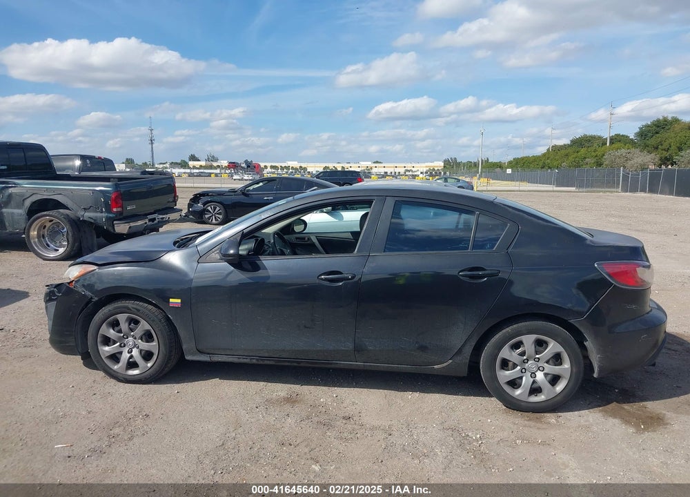 2011 MAZDA 3 I SPORT VIN: JM1BL1UF4B1481808