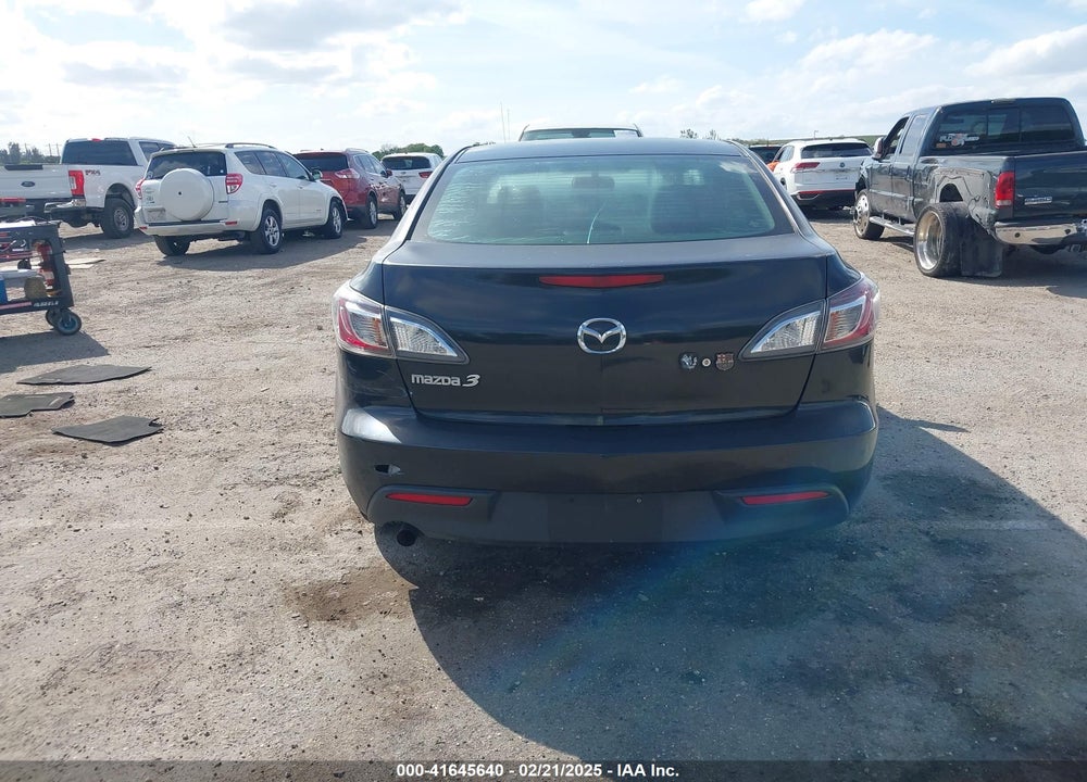 2011 MAZDA 3 I SPORT VIN: JM1BL1UF4B1481808