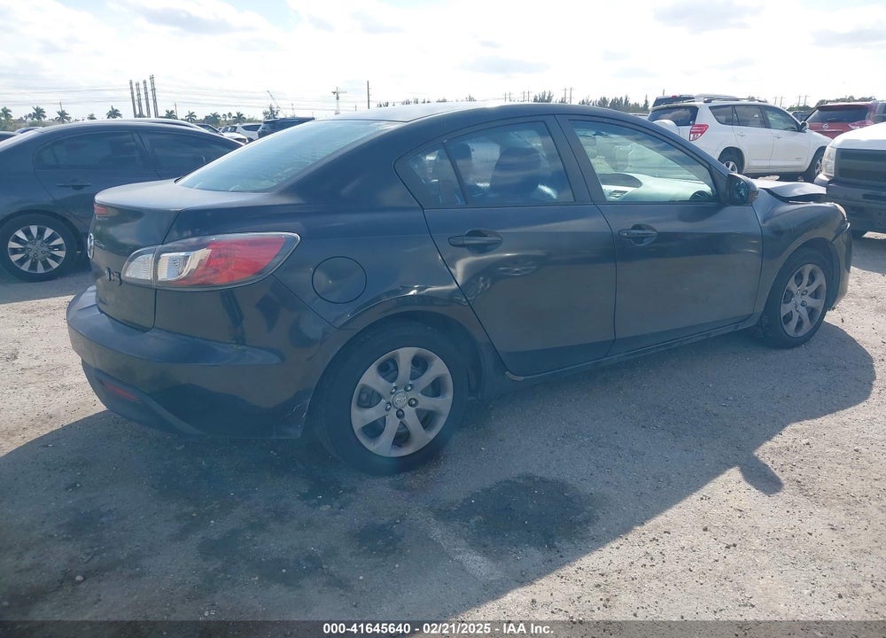 2011 MAZDA 3 I SPORT VIN: JM1BL1UF4B1481808