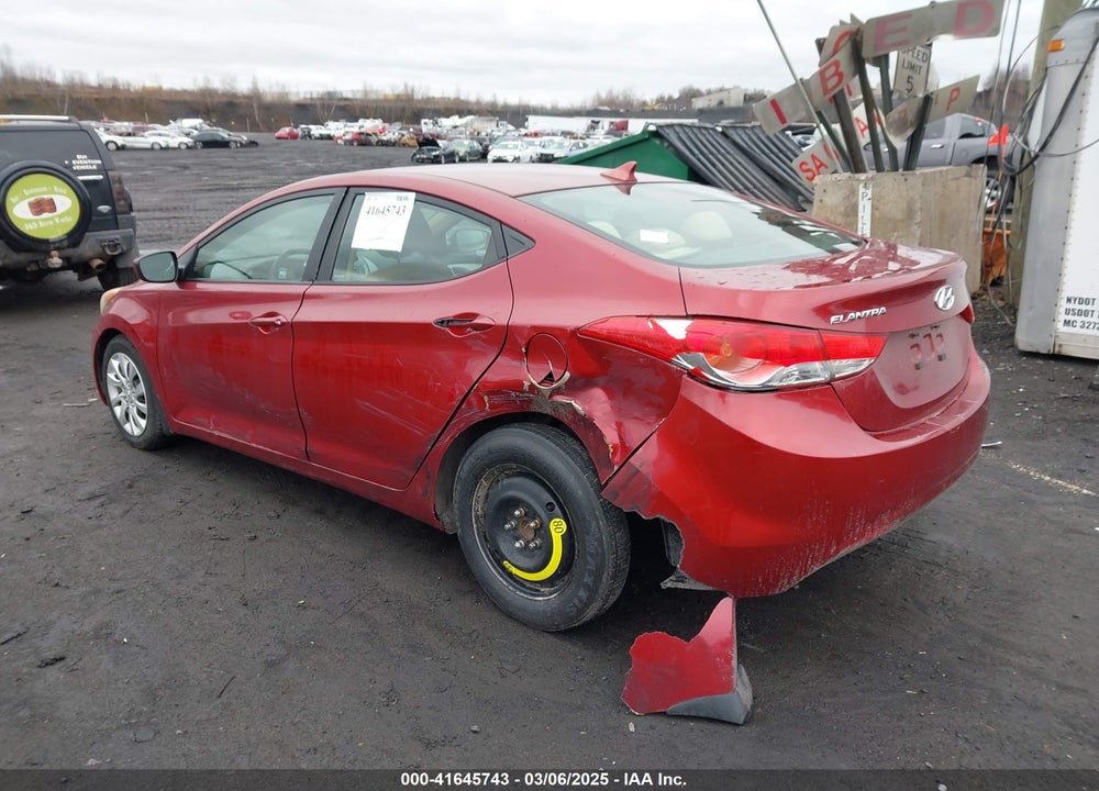 2013 HYUNDAI ELANTRA VIN: 5NPDH4AE7DH185314